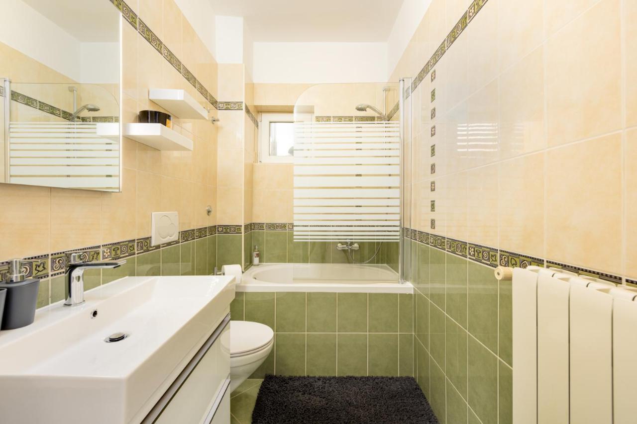 Apartman Marina Vrbnik Buitenkant foto