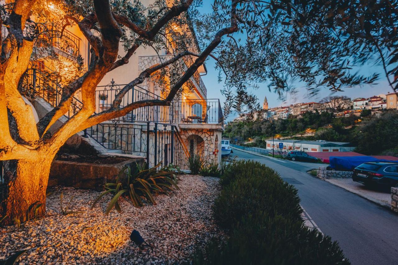 Apartman Marina Vrbnik Buitenkant foto