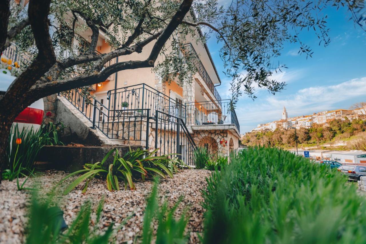 Apartman Marina Vrbnik Buitenkant foto
